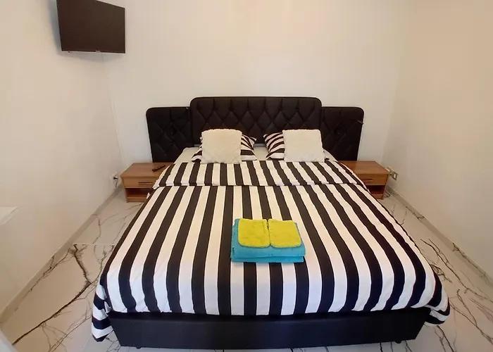 Charmante Au Rdc- Parking Gratuit Extérieur 3*